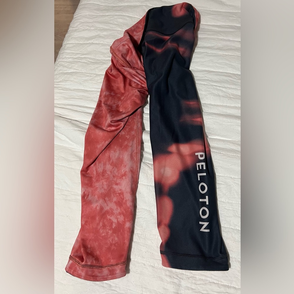 Peloton Heatwave Reversible Capri Pant Size Medium - Picture 2 of 5